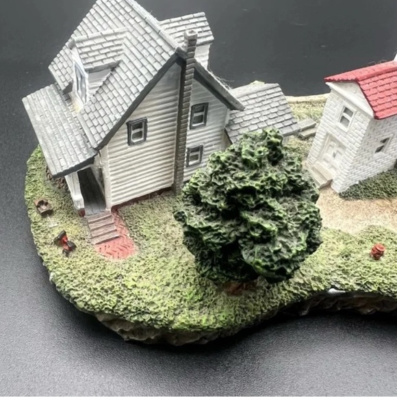 Cap May Lighthouse Figurine - Picture 7 of 10